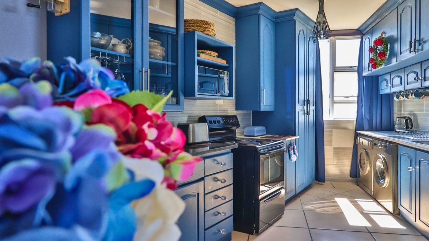 Piece of Paradise — fully fitted kitchen with washer & dryer