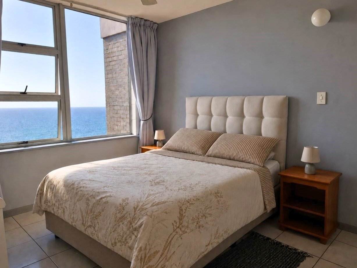 Top Deck Haven — main bedroom with sea view